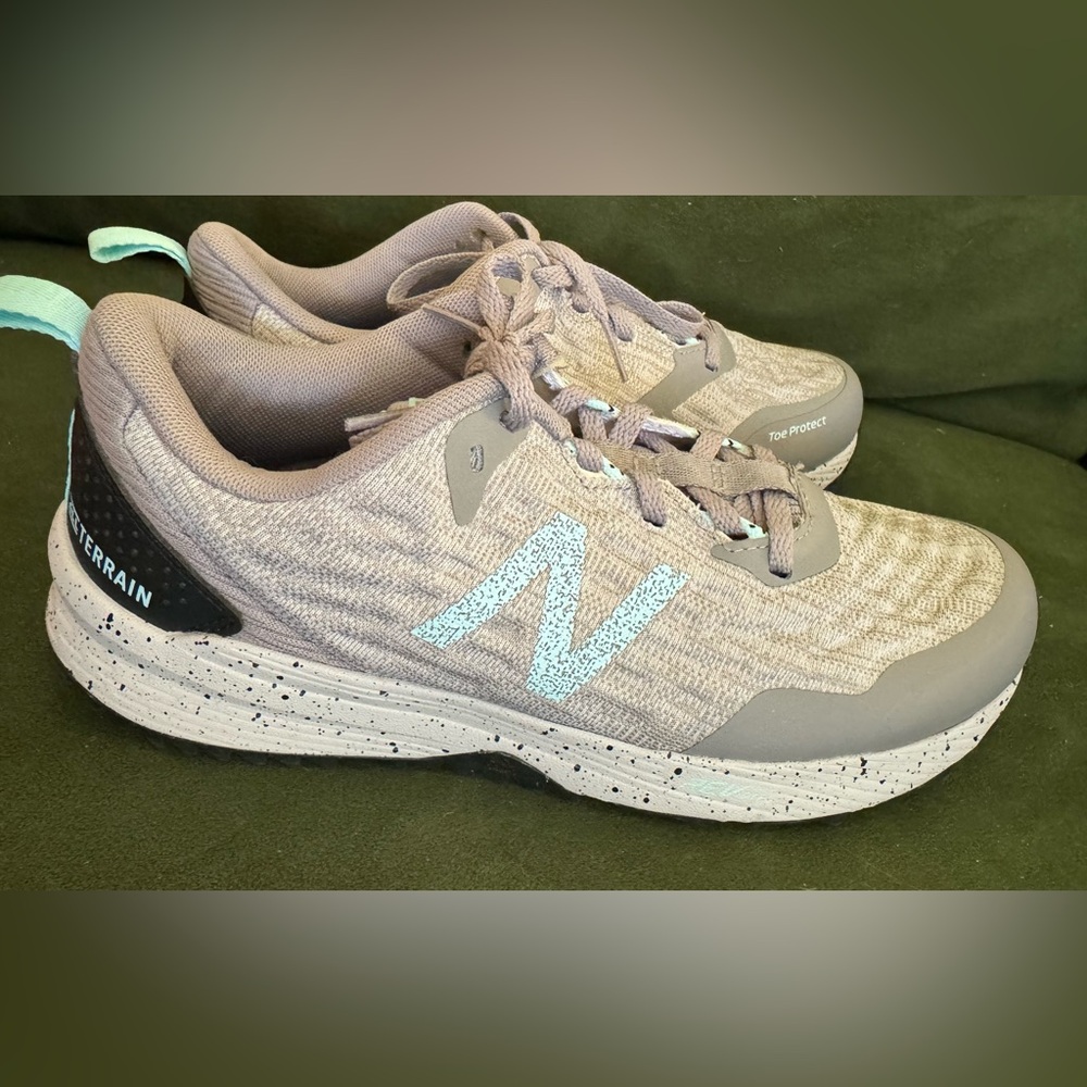 New Balance Nitrel Speedride All Terrain Excellent condition size 8.women’s